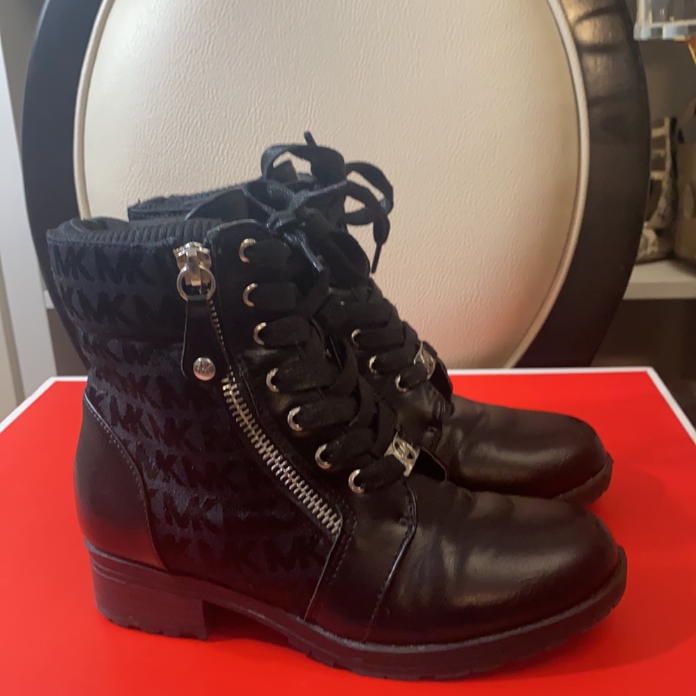 Michael Kors kids boots used in good condition.